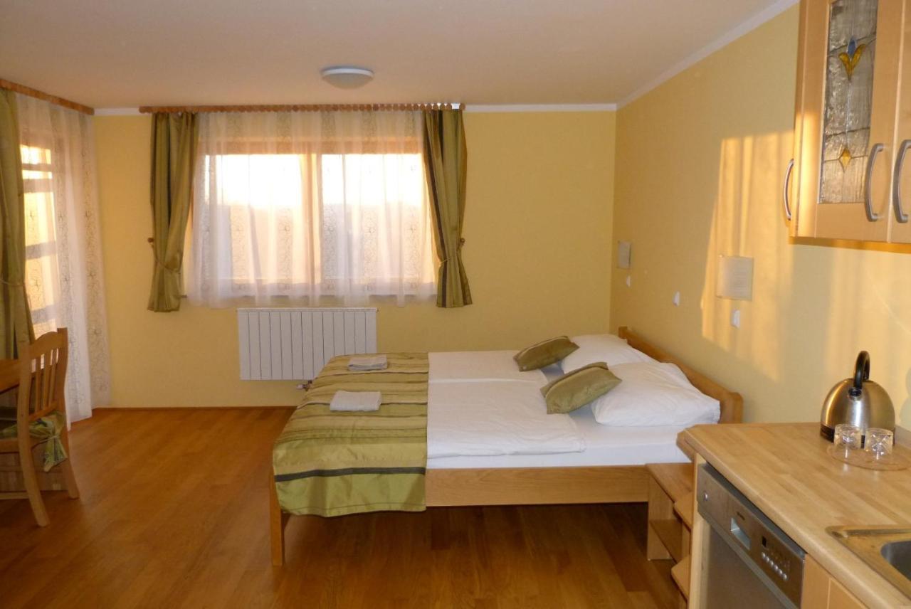 Guest House Eco Vila Mila Рогашка Слатина Экстерьер фото