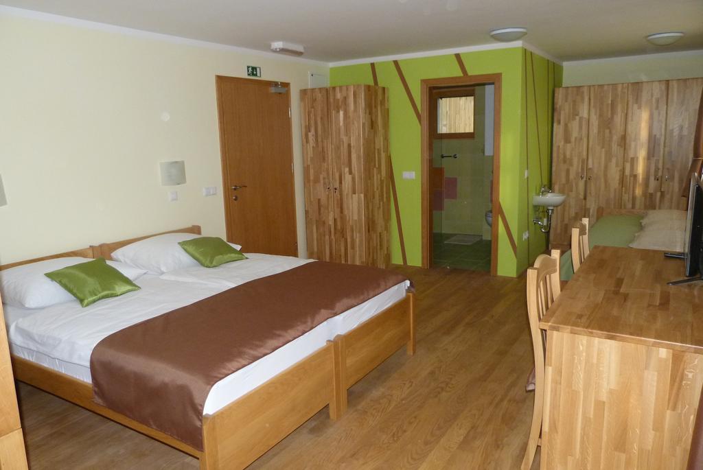 Guest House Eco Vila Mila Рогашка Слатина Экстерьер фото